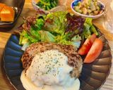 ご飯がすすむ🐾トマト煮込みハンバーグ作り方10写真