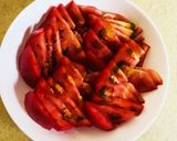 夏の定番！トマトのスタミナサラダ作り方1写真