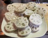 余った餃子の餡でレンコンはさみ焼き作り方1写真