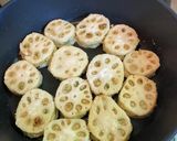 余った餃子の餡でレンコンはさみ焼き作り方3写真