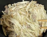 簡単絶品♡豚肉ときのこのバターポン酢炒め作り方5写真