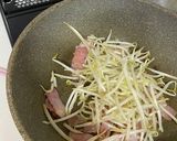 ベーコンともやしのキムチバター炒め作り方2写真