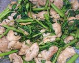 空芯菜と鶏ハラミの鶏ガラ醤油にんにく炒め作り方3写真