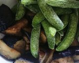 お弁当★ナスとスナップエンドウの梅肉和え作り方1写真