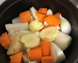staub鍋で塩麹チキン無水カレー作り方3写真