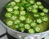 オクラとふわふわ卵のお吸い物♪作り方2写真