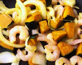 南瓜とエビのカレーマヨ炒め作り方3写真