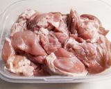 エスニック風☆鶏もも肉の玉ねぎ甘酢タレ作り方1写真