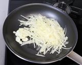 ビーツとじゃがいもとピーマンのガリバタ作り方5写真