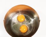 離乳食後期☆湯煎で色鮮やか☆卵そぼろ作り方2写真
