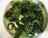 シンプルねぎとワカメと豆腐のお味噌汁作り方1写真
