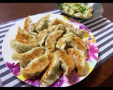 餃子のタネをアレンジ☆餃子メンチカツ作り方1写真