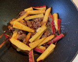 豚肉とさつまいもの甘辛バター炒め作り方6写真