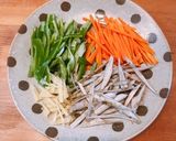 簡単☆彩り牛ごぼう作り方1写真