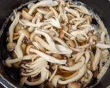 トマトとチーズ・しめじ・卵のお味噌汁作り方3写真