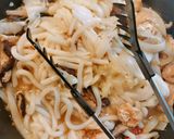 鶏そぼろと根菜の鶏出汁ピリ辛焼きうどん作り方5写真