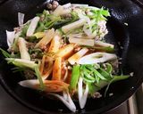 シャキシャキ長芋とネギの辛味噌炒め作り方3写真