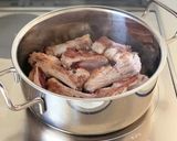 煮込んで美味しい【スペアリブ（ケチャ醤油作り方2写真