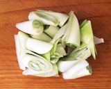 簡単ヘルシー☆鶏手羽元と根菜の煮物作り方3写真