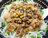 ●ゴマ●ゴマ●豚ショウガ焼き納豆丼●作り方4写真