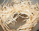 簡単におかず一品☆モヤシと卵炒め作り方2写真