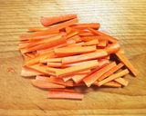 節約レシピ☆ニンジンのピリ辛きんぴら作り方1写真