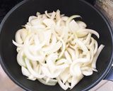 簡単ヘルシー☆塩麹漬け鶏肉の蒸し炒め作り方4写真