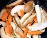 ダイエット 鶏団子ときのこの中華スープ作り方3写真