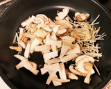 旨辛！ハムときのこのスタミナ丼作り方2写真