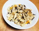 炊飯器でほったらかし☆ひじき炊き込み飯作り方4写真