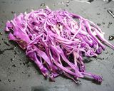 簡単！紫キャベツのお味噌汁作り方1写真