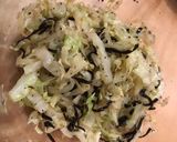 キャベツの塩昆布とゆかり和え作り方5写真