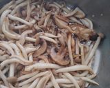 たっぷりきのこの塩麹炒め作り方2写真