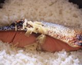 土鍋で炊く塩引き鮭の炊き込みごはん♪作り方4写真