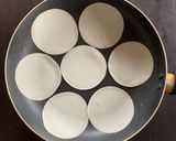シラスと竹輪の餃子ピザ・ビストロおつまみ作り方2写真