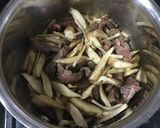 クジラとゴボウの甘辛煮作り方3写真