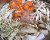秋、きのこたっぷりの味噌汁作り方1写真
