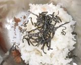 混ぜて握る簡単♪ごま油香るたらこおにぎり作り方3写真