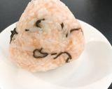 混ぜて握る簡単♪ごま油香るたらこおにぎり作り方4写真