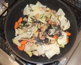 【調味料不要】鶏と野菜の塩昆布炒め作り方4写真