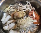 秋、きのこたっぷり卵とじ味噌汁作り方1写真