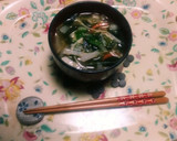 油揚げと筍とエノキとワカメのお吸い物☺作り方4写真