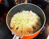 基本の味噌汁。えのき、長ネギ、油揚げ。作り方2写真