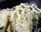 秋田名産、魚塩汁（しょっつる）の稲庭焼きうどん作り方8写真