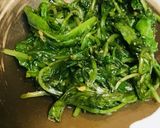 毎日の納豆●ベビーリーフの胡麻炒めと作り方1写真