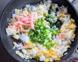 カニカマとひとくちモッツァレラの炒飯作り方7写真