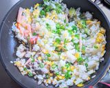 カニカマとひとくちモッツァレラの炒飯作り方8写真