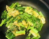 ☆小松菜と油揚げの簡単白だし炒め☆作り方3写真