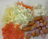 色々野菜とソーセージのスープ作り方1写真