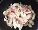 簡単ヘルシー☆鶏手羽元とさつまいもの煮物作り方4写真